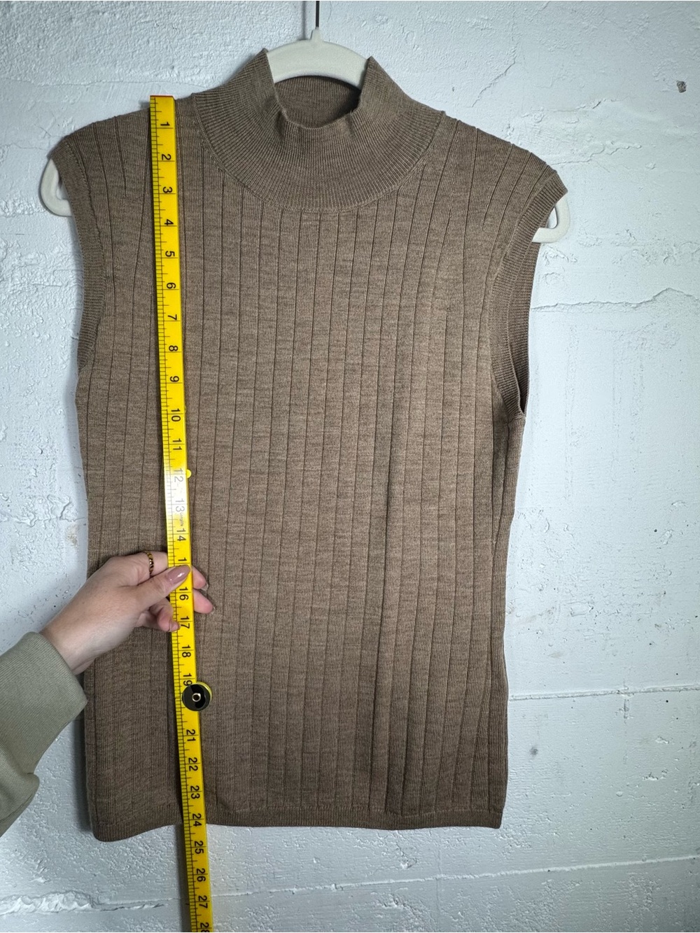 Banana Republic Nezha Merino Wool Mockneck Sleeveless Sweater Shell M - Picture 6 of 7